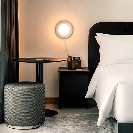 The Standardx, Bangkok Phra Arthit Hotel