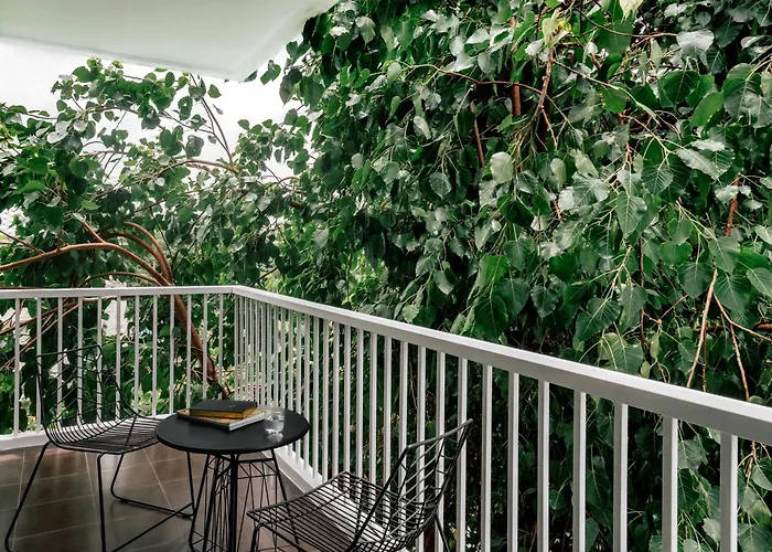 The Standardx, Phra Arthit Hotel 4*