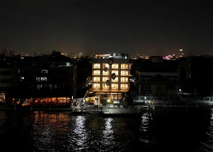 The Standardx, Phra Arthit Hotel Bangkok