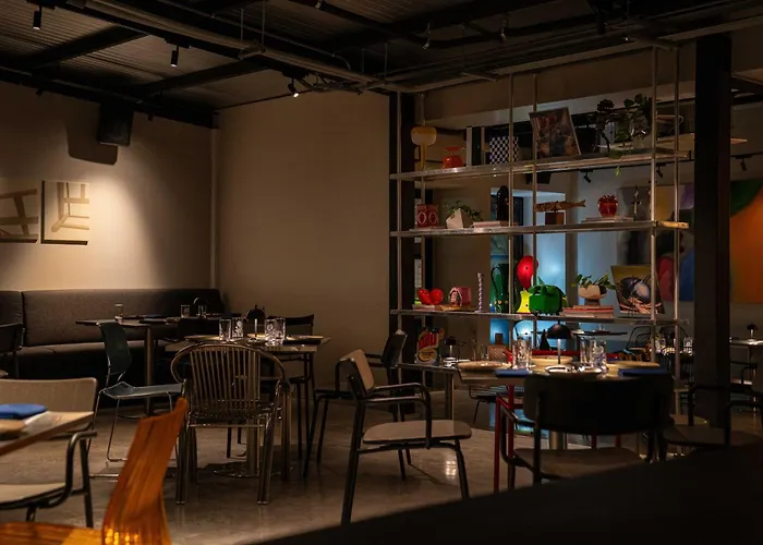 The Standardx, Phra Arthit Bangkok