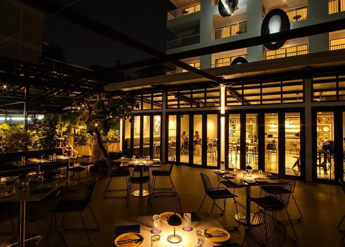The Standardx, Phra Arthit Bangkok
