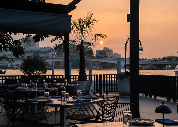 The Standardx, Phra Arthit Hotel Bangkok