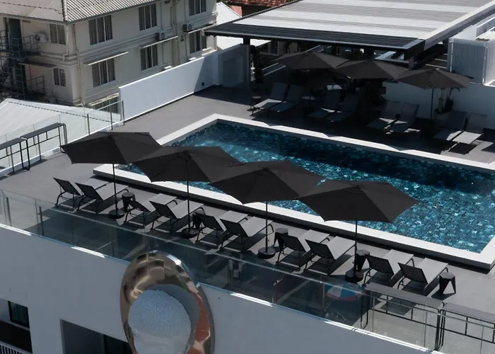 The Standardx, Phra Arthit Hotel 4*