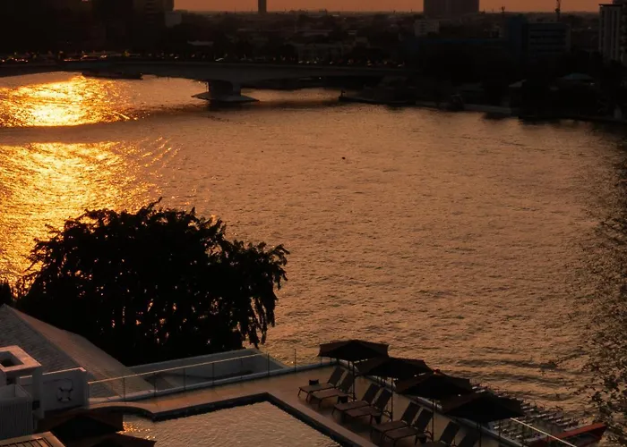 Hotel The Standardx, Phra Arthit 4*