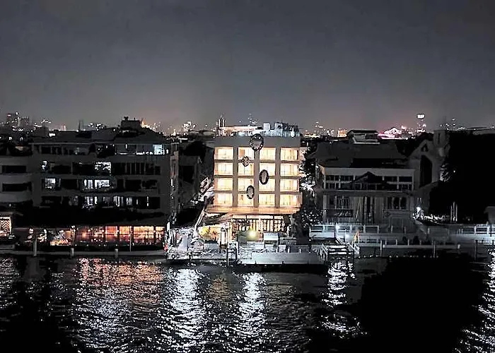 Hotel The Standardx, Phra Arthit